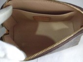 Louis Vuitton 激安　ルイヴィトン 新品　モノグラム　半月コスメポーチ　ポシェットコスメティック　M47515