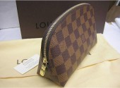 LOUISVUITTON　ルイヴィトン 新品　ダミエ　半月コスメポーチ　ポシェット・コスメティック　N47516