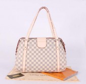 2010年早春新作 Louis Vuitton 激安 ルイヴィトン 新品　ダミエ・アズール　ストレーザPM　ショルダーバッグ N42220