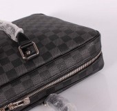 2010年新作 Louis Vuitton 激安 ルイヴィトン 新品　ダミエ・グラフィット ポルトドキュマン・ヴォワヤージュ ビジネスバッグ メンズ ハンドバッグ ビトン N41125
