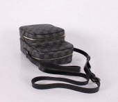 Louis Vuitton 激安　ルイヴィトン 新品　ダミエ・グラフィット　バッグ　ショルダーバッグ　レム　N41446