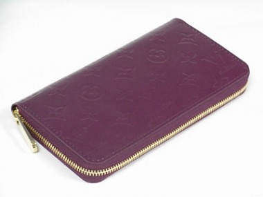 Louis Vuitton 激安　ルイヴィトン 新品　ヴェルニ　財布　ジッピーウォレット　ヴィオレット　M93575