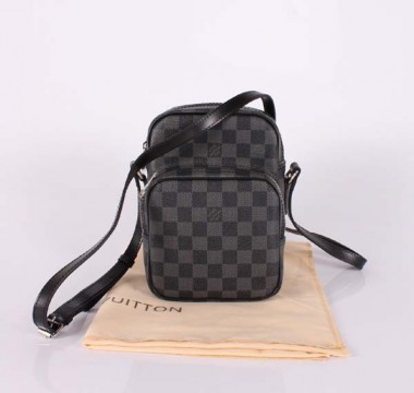 Louis Vuitton 激安　ルイヴィトン 新品　ダミエ・グラフィット　バッグ　ショルダーバッグ　レム　N41446