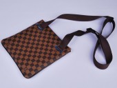 2010年秋冬新作　Louis Vuitton 激安　ルイヴィトン 新品　ダミエ バッグ　ブルックリン ショルダーバッグ　メンズ　N41100