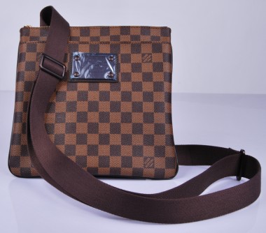 2010年秋冬新作　Louis Vuitton 激安　ルイヴィトン 新品　ダミエ バッグ　ブルックリン ショルダーバッグ　メンズ　N41100