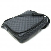 09秋冬新作 Louis Vuitton 激安　ルイヴィトン 新品　ダミエ・グラフィット　バッグ　ショルダーバッグ　ダニエルMM　N58029
