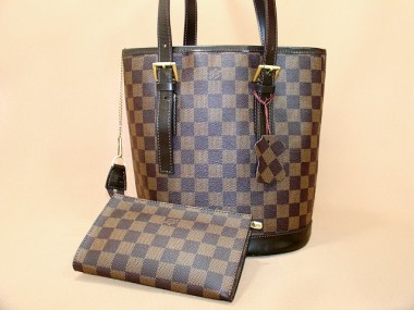 Louis Vuitton 激安　ルイヴィトン 新品　ダミエ　バッグ　マレ　ポーチ付き　N42240