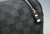2009年 新作 Louis Vuitton 激安 ルイヴィトン 財布 新作 人気 新品 通販＆送料込 ダミエ グラフィット トワレ・ポーチ 小物入れ N47625