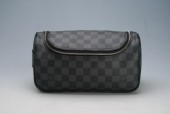 2009年 新作 Louis Vuitton 激安 ルイヴィトン 財布 新作 人気 新品 通販＆送料込 ダミエ グラフィット トワレ・ポーチ 小物入れ N47625