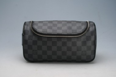 2009年 新作 Louis Vuitton 激安 ルイヴィトン 財布 新作 人気 新品 通販＆送料込 ダミエ グラフィット トワレ・ポーチ 小物入れ N47625