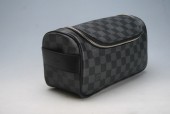 2009年 新作 Louis Vuitton 激安 ルイヴィトン 財布 新作 人気 新品 通販＆送料込 ダミエ グラフィット トワレ・ポーチ 小物入れ N47625