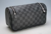 2009年 新作 Louis Vuitton 激安 ルイヴィトン 財布 新作 人気 新品 通販＆送料込 ダミエ グラフィット トワレ・ポーチ 小物入れ N47625