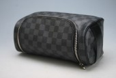 2009年 新作 Louis Vuitton 激安 ルイヴィトン 財布 新作 人気 新品 通販＆送料込 ダミエ グラフィット トワレ・ポーチ 小物入れ N47625