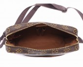 新作 Louis Vuitton 激安 ルイヴィトン 新品 モノグラム ショルダーバッグ　トロター・ボブール　M97037