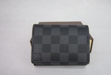 2011年春夏新作　Louis Vuitton 激安　ルイヴィトン 新作 人気 新品 通販＆送料込　ダミエ・グラフィット　三つ折り財布/カード入れ N63096