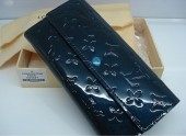09新作 とってもシックな新カラーのブルーニュイ★ Louis Vuitton 激安 ルイヴィトン 新品 モノグラムヴェルニ ポルトフォイユ・サラ長財布 ブルーニュイ M93667