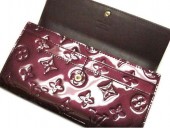 2011年春夏新作　Louis Vuitton 激安　ルイヴィトン 新品　ヴェルニ　財布　ファスナー付き長札　ポルトフォイユ・サラ　ルージュフォーヴィスト　M91521