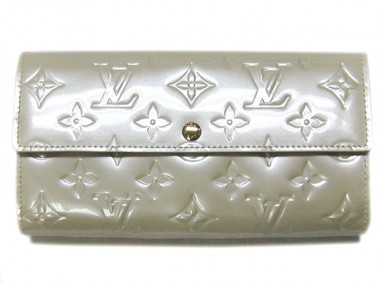 2011年春夏新作　Louis Vuitton 激安　ルイヴィトン 新品　ヴェルニ　財布　ファスナー付き長札　ポルトフォイユ・サラ　ブロンコライユ M91466