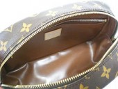 コスメポーチ　M47527