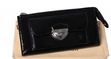 2010年早春新作 Louis Vuitton 激安 ルイヴィトン 財布 新作 人気 新品 通販＆送料込　 超美品！エピ　ファスナー付き財布「ポルトフォイユアストリッド」　ノワール　M6659N