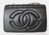 シャネル 新作＆送料込(CHANEL)  バッグ A48220