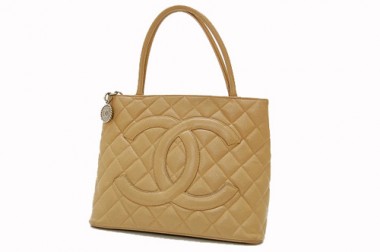 CHANEL シャネル 新作＆送料込 キャビアスキン 復刻トート ベージュ×シルバー金具 A01805