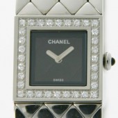シャネル 新作＆送料込(CHANEL) ブラック レディース H0489