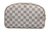 ルイヴィトン 新作 人気 新品 通販＆送料込 ダミエ アズール トゥルース トワレット N41420