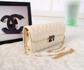 シャネル 新作＆送料込(CHANEL) chbag054