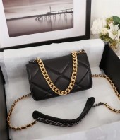 シャネル バッグ 人気 新作＆送料込(CHANEL)3017