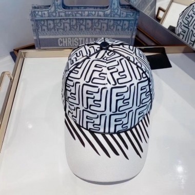 FENDI 新作＆送料込 新入荷 帽子 新作 mz770