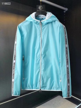 Armani 新作 新品同様超美品 通販＆送料Armani003