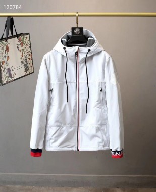 モンクレール 新作 新品同様超美品 通販＆送料 MC014