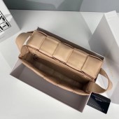 ボッテガ ヴェネタ 新作＆送料込 財布 BV8819