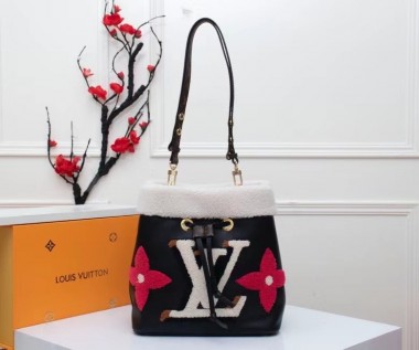 ルイヴィトン バッグ新作 人気 新品 通販＆送料込 LV525