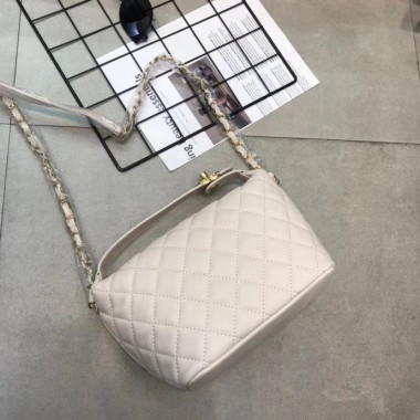 シャネル バッグ 人気 新作＆送料込(CHANEL)5867