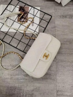 シャネル バッグ 人気 新作＆送料込(CHANEL)8235