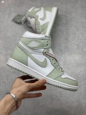 ナイキ 新作 本革 NIKE 靴 Air jordan 1 retro seafaom 通販＆送料込 NK011