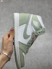 ナイキ 新作 本革 NIKE 靴 Air jordan 1 retro seafaom 通販＆送料込 NK011