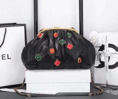 シャネル バッグ 人気 新作＆送料込(CHANEL)7008