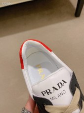プラダ カジュアルシューズ 新作 本革 新品同様超美品 通販＆送料込 運動靴 男性用 PRA061