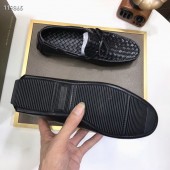 ボッテガヴェネタ カジュアルシューズ 新作 新品同様超美品 通販＆送料込 運動靴 男性用 BV012