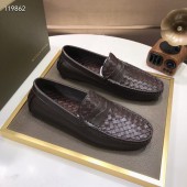 ボッテガヴェネタ カジュアルシューズ 新作 新品同様超美品 通販＆送料込 運動靴 男性用 BV015