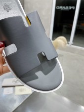 Hermes カジュアルシューズ 新作 本革 新品同様超美品 通販＆送料込 運動靴 男性用 her036
