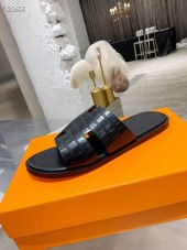 Hermes カジュアルシューズ 新作 本革 新品同様超美品 通販＆送料込 運動靴 男性用 her056