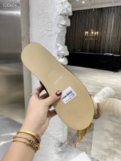 Hermes カジュアルシューズ 新作 本革 新品同様超美品 通販＆送料込 運動靴 男性用 her057