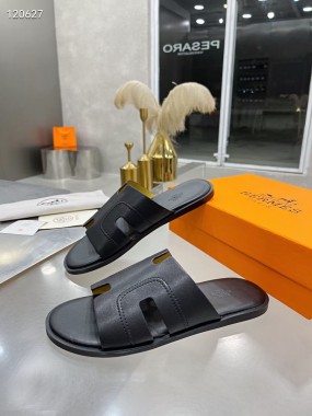 Hermes カジュアルシューズ 新作 本革 新品同様超美品 通販＆送料込 運動靴 男性用 her034