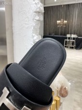 Hermes カジュアルシューズ 新作 本革 新品同様超美品 通販＆送料込 運動靴 男性用 her030