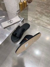 Hermes カジュアルシューズ 新作 本革 新品同様超美品 通販＆送料込 運動靴 男性用 her062