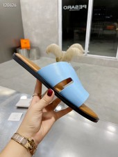 Hermes カジュアルシューズ 新作 本革 新品同様超美品 通販＆送料込 運動靴 男性用 her035